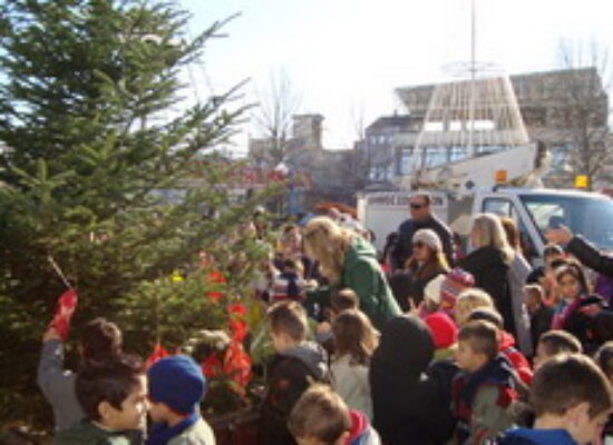 Σε γιορτινή ατμόσφαιρα ο Δήμος Σοφάδων